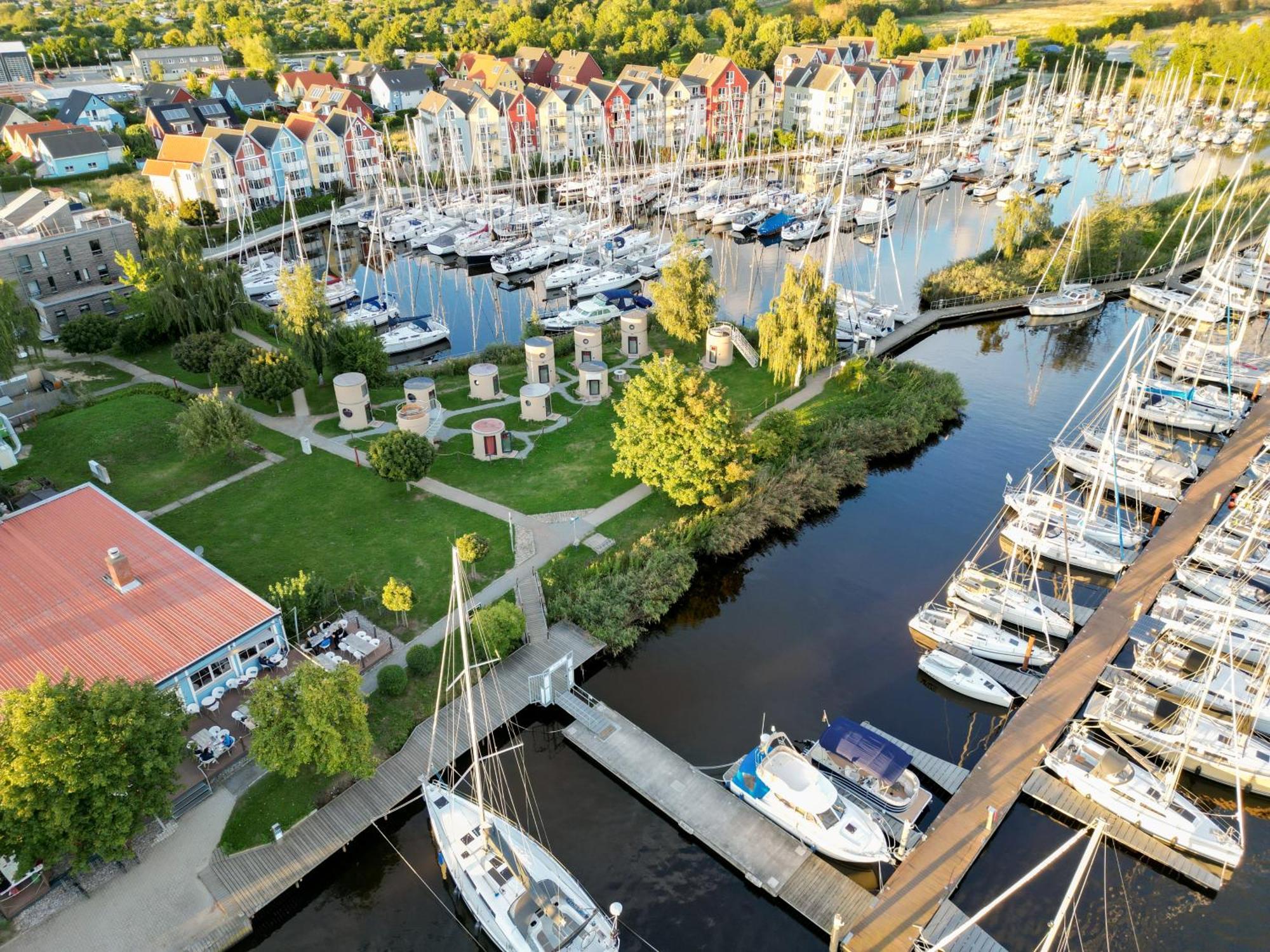 Slube Am Yachthafen Hotel *